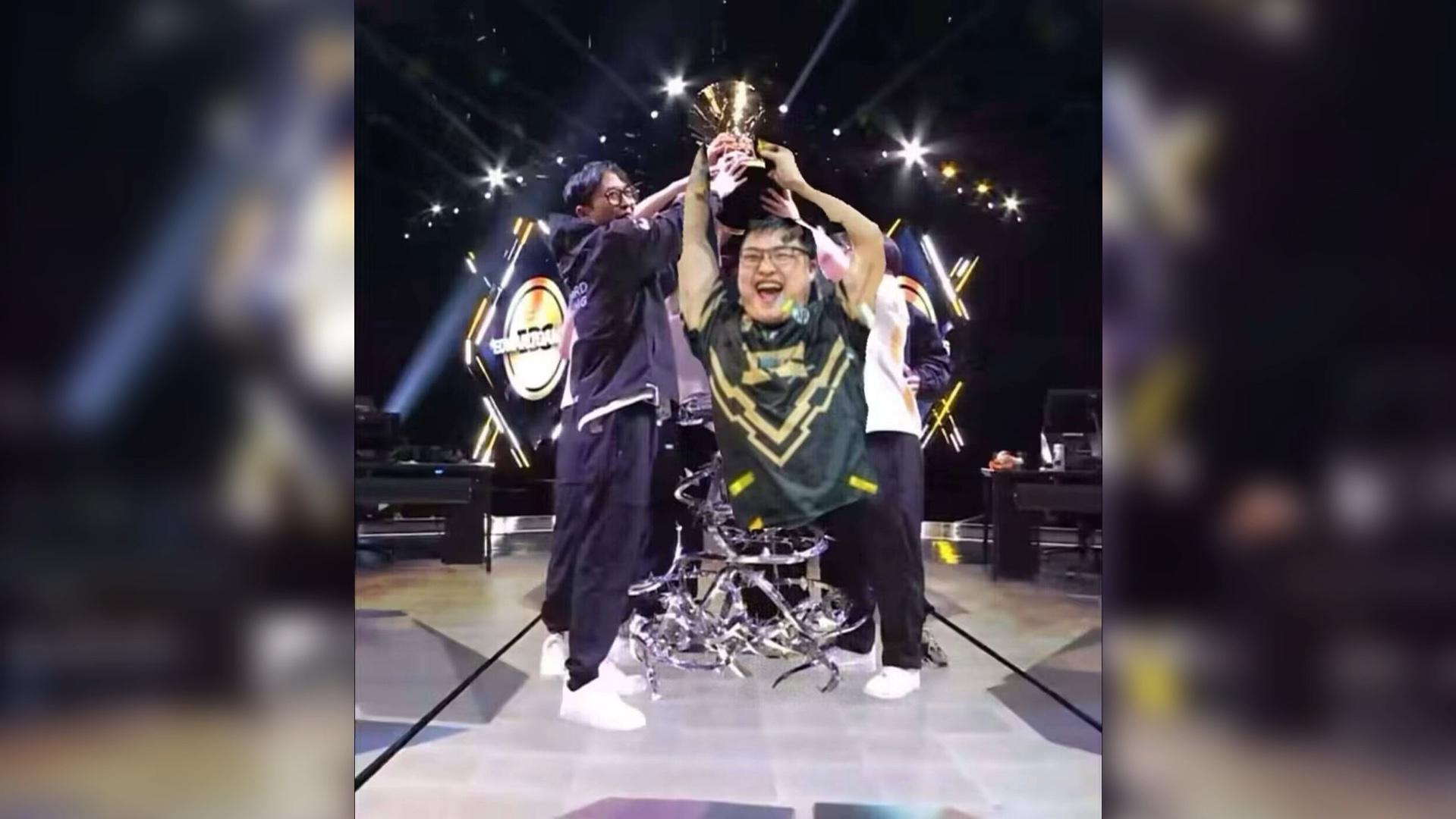 Uzi在澳大利亚队比赛中高光表现，爆冷引发热议！的简单介绍